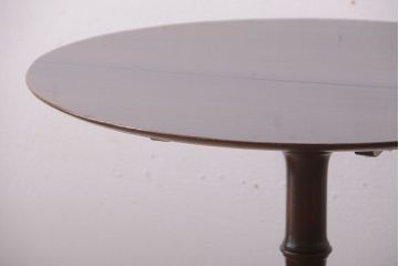 アンティーク家具　イギリスアンティーク　上品でおしゃれなチルトアップカフェテーブル(コーヒーテーブル、サイドテーブル)