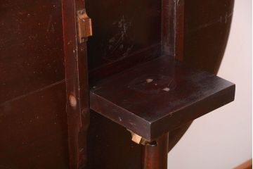 アンティーク家具　イギリスアンティーク　上品でおしゃれなチルトアップカフェテーブル(コーヒーテーブル、サイドテーブル)