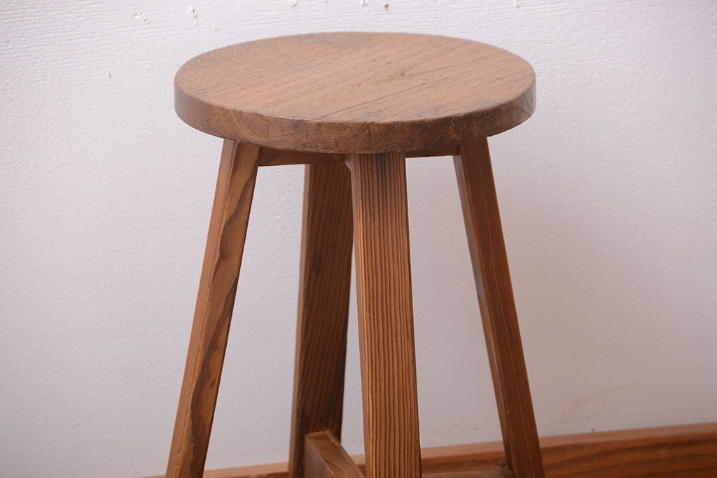 アンティーク家具　和製アンティーク　古い木のシンプルなスツール