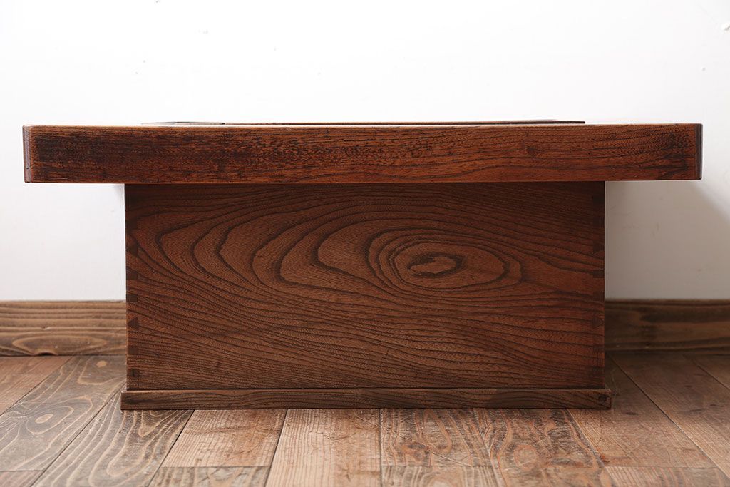 アンティーク雑貨　 古民具・骨董　総欅材!関西火鉢をリメイクした収納付きセンターテーブル(テレビ台)(1)