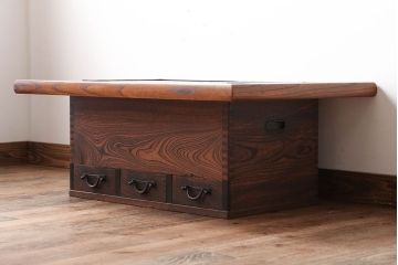 アンティーク雑貨　古民具・骨董　総欅材!関西火鉢をリメイクした収納付きセンターテーブル(テレビ台)(2)