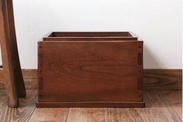 アンティーク雑貨　古民具・骨董　総欅材の古い角火鉢