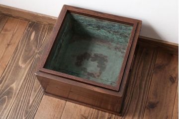 アンティーク雑貨　古民具・骨董　総欅材の古い角火鉢