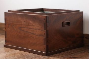 アンティーク雑貨　古民具・骨董　総欅材の古い角火鉢