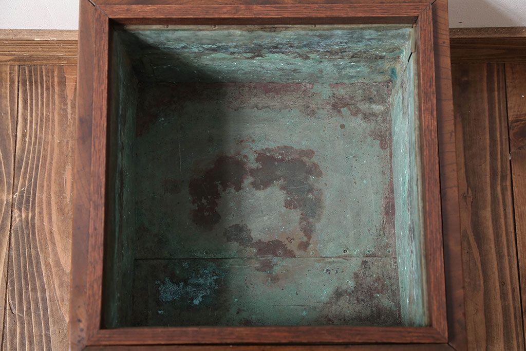 アンティーク雑貨　古民具・骨董　総欅材の古い角火鉢