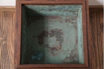 アンティーク雑貨　古民具・骨董　総欅材の古い角火鉢