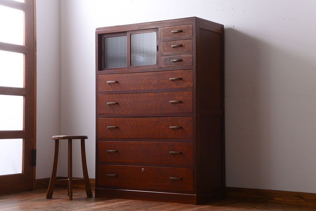 レトロ家具　昭和レトロ　古い木製のシンプルなアンティークチェスト