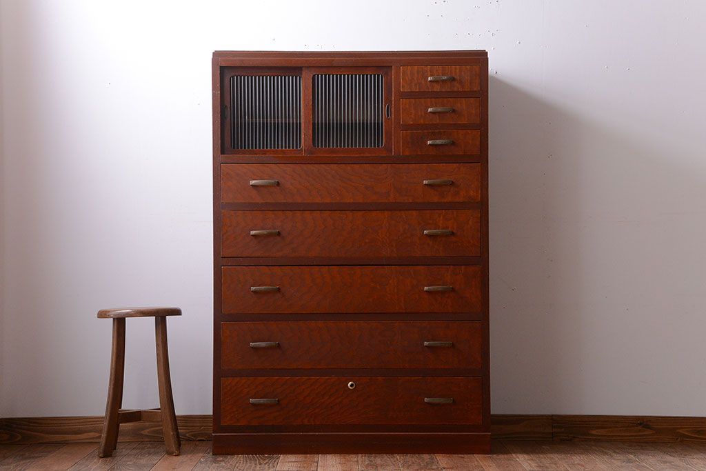 レトロ家具　昭和レトロ　古い木製のシンプルなアンティークチェスト