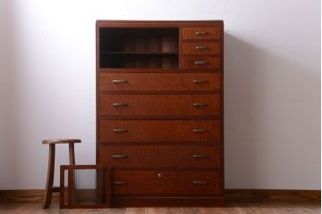 レトロ家具　昭和レトロ　古い木製のシンプルなアンティークチェスト