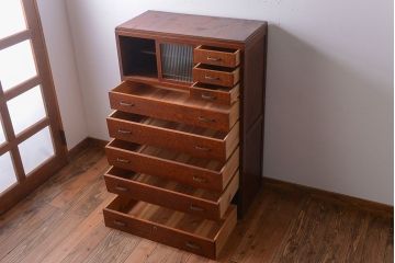 レトロ家具　昭和レトロ　古い木製のシンプルなアンティークチェスト