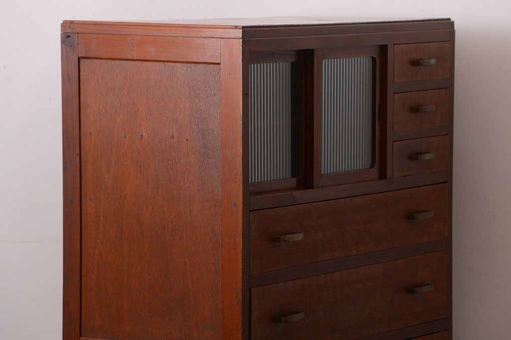 レトロ家具　昭和レトロ　古い木製のシンプルなアンティークチェスト