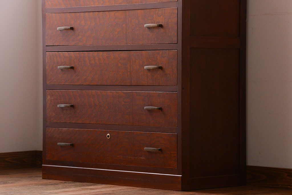 レトロ家具　昭和レトロ　古い木製のシンプルなアンティークチェスト