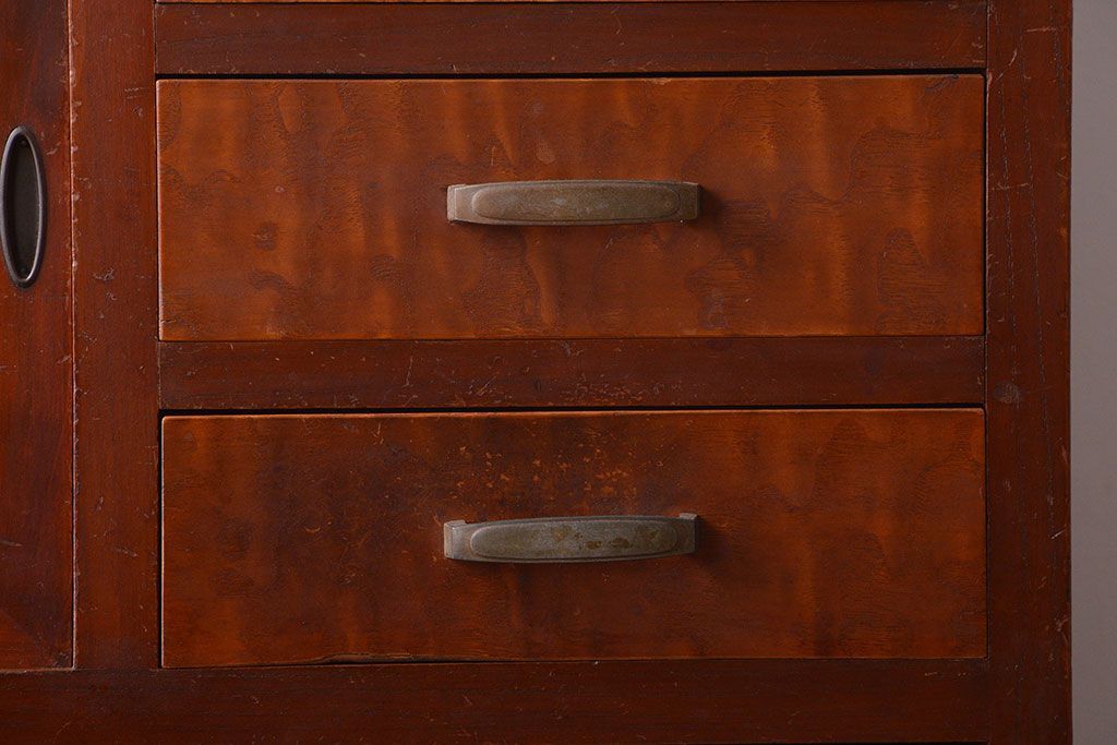 レトロ家具　昭和レトロ　古い木製のシンプルなアンティークチェスト