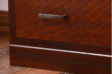 レトロ家具　昭和レトロ　古い木製のシンプルなアンティークチェスト