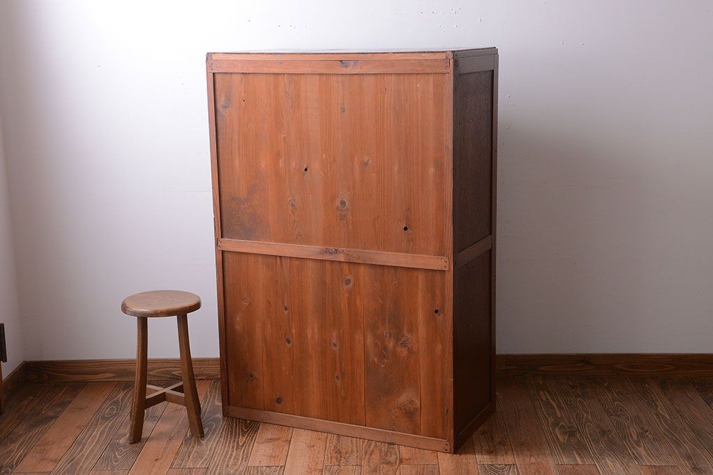 レトロ家具　昭和レトロ　古い木製のシンプルなアンティークチェスト