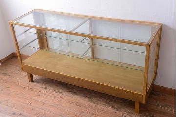 レトロ家具　昭和レトロ　古いナラ材の脚付き特大ガラスケース(ショーケース)(1)
