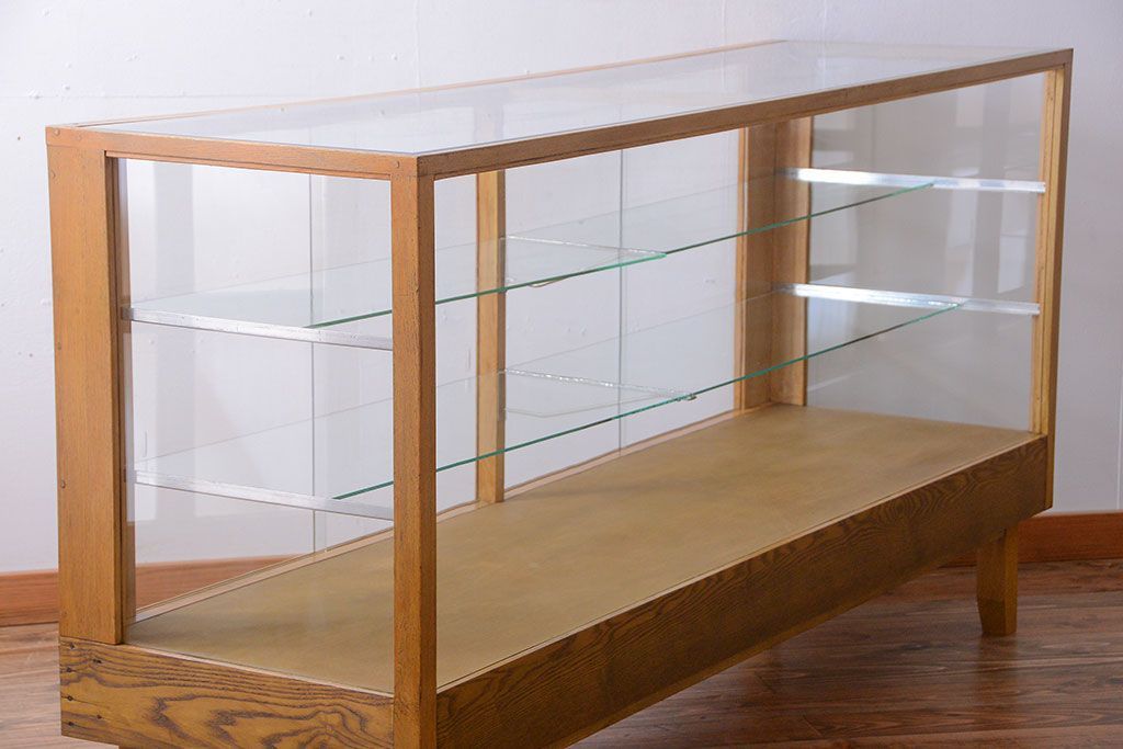 レトロ家具　昭和レトロ　古いナラ材の脚付き特大ガラスケース(ショーケース)(1)