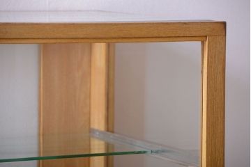 レトロ家具　昭和レトロ　古いナラ材の脚付き特大ガラスケース(ショーケース)(1)