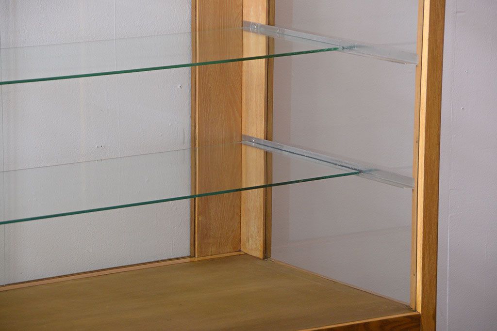 レトロ家具　昭和レトロ　古いナラ材の脚付き特大ガラスケース(ショーケース)(1)