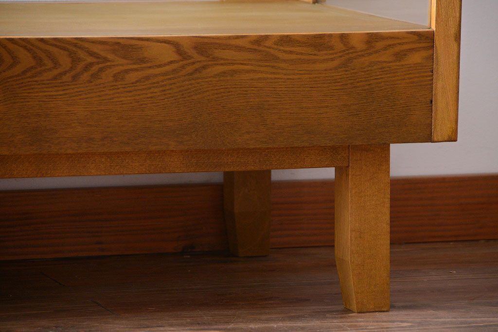 レトロ家具　昭和レトロ　古いナラ材の脚付き特大ガラスケース(ショーケース)(1)