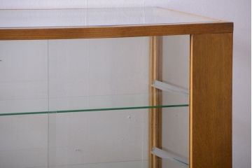 レトロ家具　昭和レトロ　古いナラ材の脚付き特大ガラスケース(ショーケース)(1)