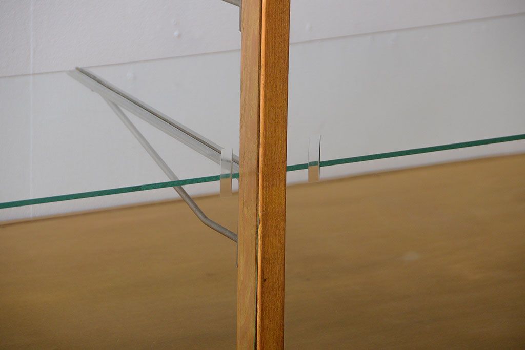 レトロ家具　昭和レトロ　古いナラ材の脚付き特大ガラスケース(ショーケース)(1)