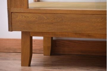 レトロ家具　昭和レトロ　古いナラ材の脚付き特大ガラスケース(ショーケース)(1)