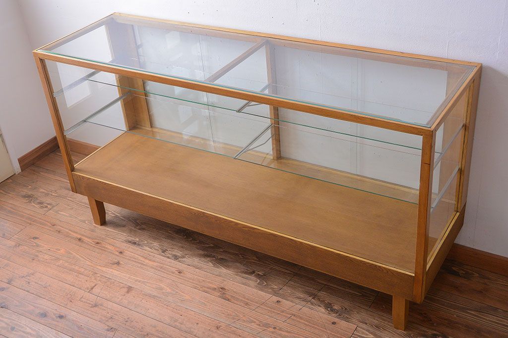 レトロ家具　昭和レトロ　古いナラ材の脚付き特大ガラスケース(ショーケース)(2)