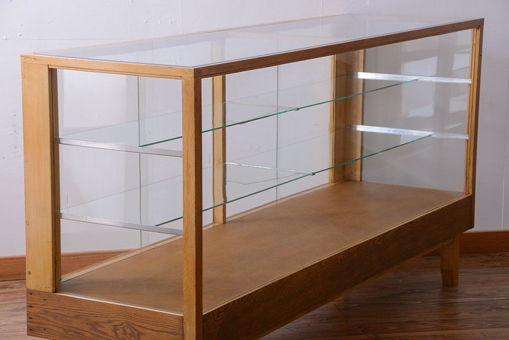 レトロ家具　昭和レトロ　古いナラ材の脚付き特大ガラスケース(ショーケース)(2)