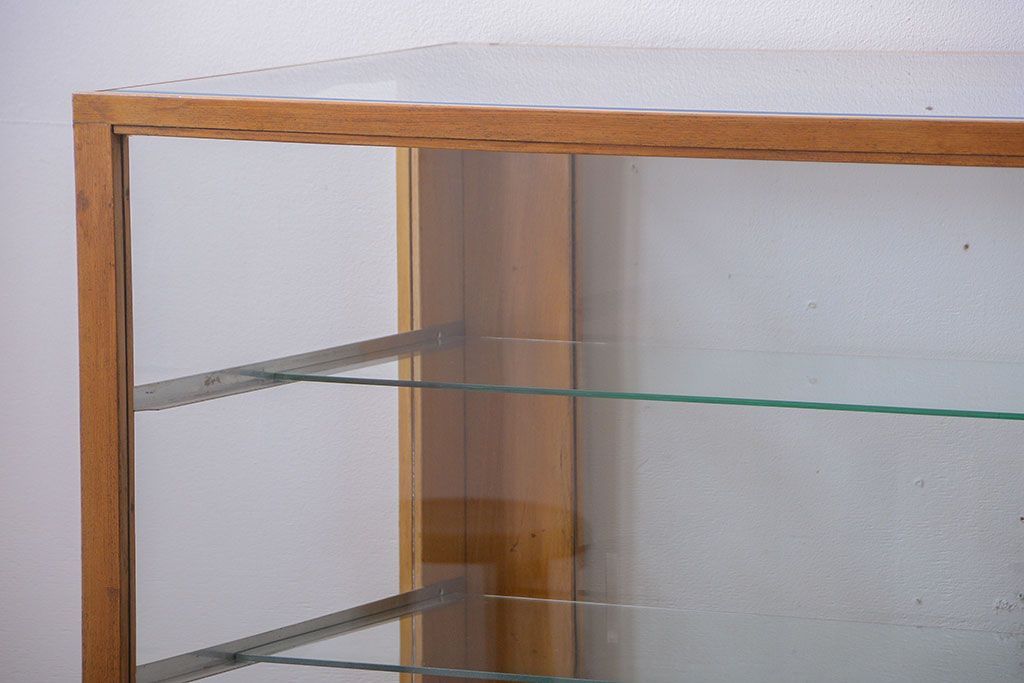 レトロ家具　昭和レトロ　古いナラ材の脚付き特大ガラスケース(ショーケース)(2)