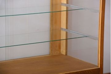 レトロ家具　昭和レトロ　古いナラ材の脚付き特大ガラスケース(ショーケース)(2)