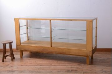 レトロ家具　昭和レトロ　古いナラ材の脚付き特大ガラスケース(ショーケース)(2)