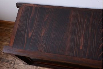 アンティーク家具　古民具・骨董　框が欅材!漆が綺麗な水屋箪笥ローボード(テレビ台、キャビネット、収納棚)