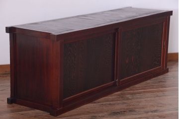 アンティーク家具　古民具・骨董　框が欅材!漆が綺麗な水屋箪笥ローボード(テレビ台、キャビネット、収納棚)