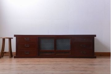 アンティーク家具　古民具・骨董　六尺　デザインガラスがモダンでお洒落な水屋箪笥テレビボード