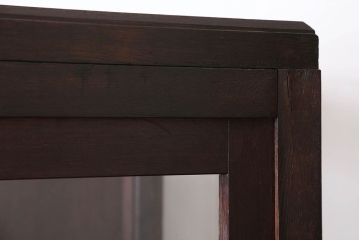 アンティーク家具　和製アンティーク　三面ガラスのシックな脚付き収納棚(ガラスケース・ショーケース)