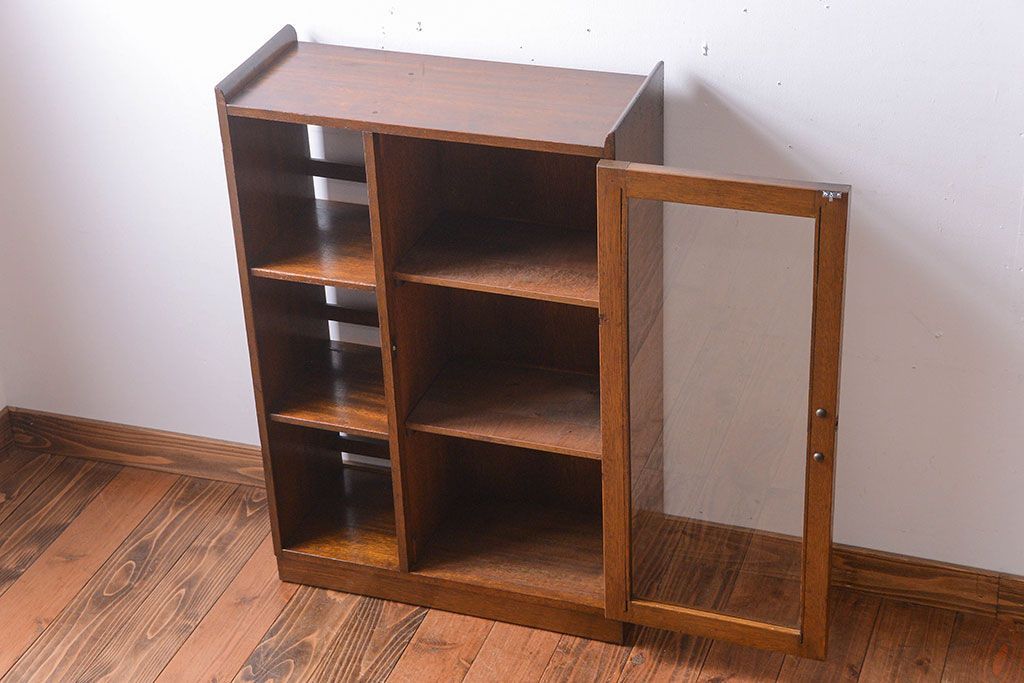 アンティーク家具　和製アンティーク　古い木の飾り棚付きブックケース(本箱)