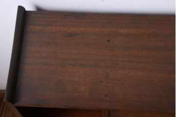 アンティーク家具　和製アンティーク　古い木の飾り棚付きブックケース(本箱)