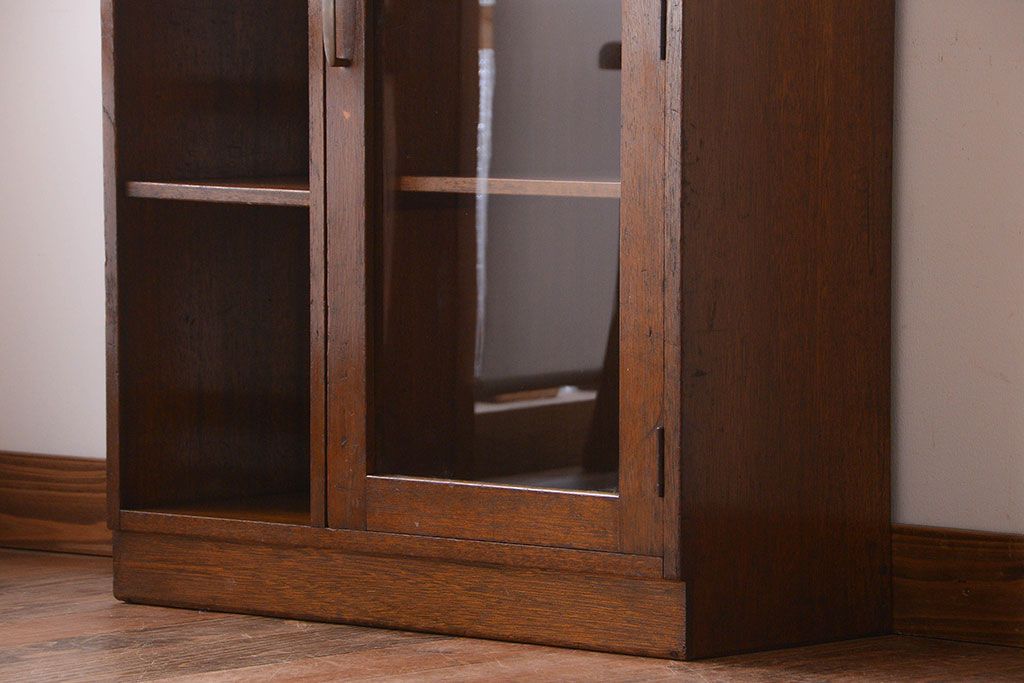 アンティーク家具　和製アンティーク　古い木の飾り棚付きブックケース(本箱)