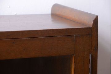 アンティーク家具　和製アンティーク　古い木の飾り棚付きブックケース(本箱)