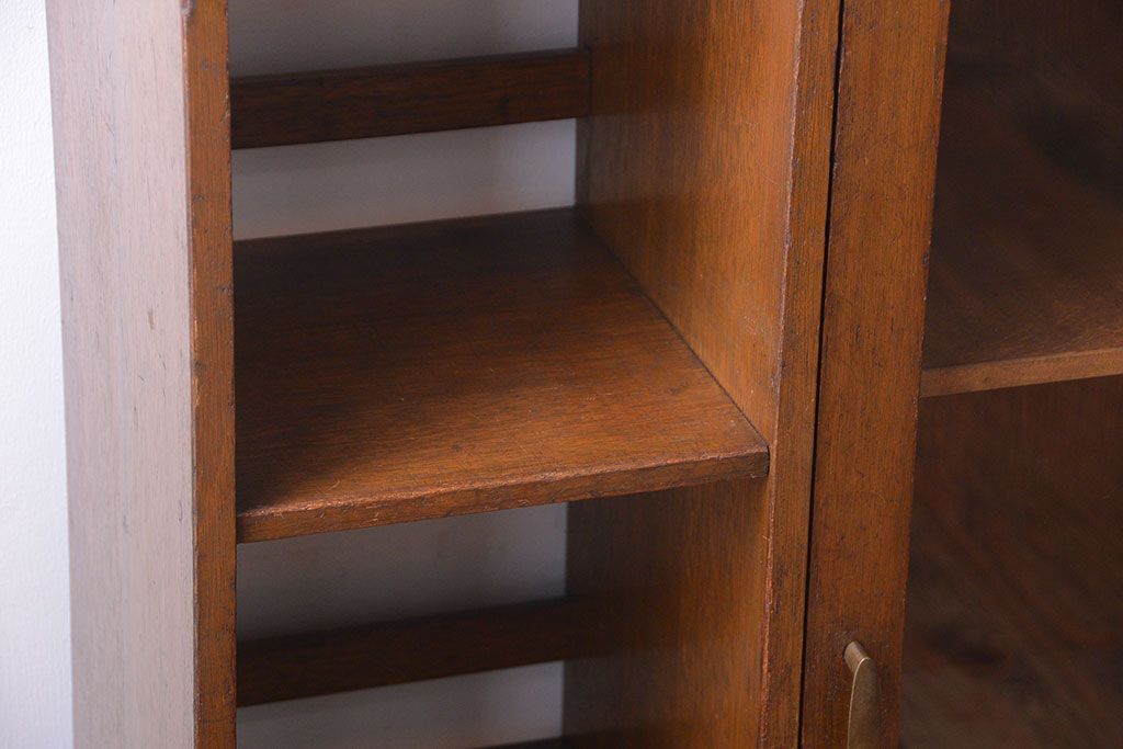 アンティーク家具　和製アンティーク　古い木の飾り棚付きブックケース(本箱)