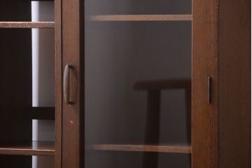 アンティーク家具　和製アンティーク　古い木の飾り棚付きブックケース(本箱)