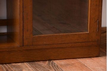 アンティーク家具　和製アンティーク　古い木の飾り棚付きブックケース(本箱)