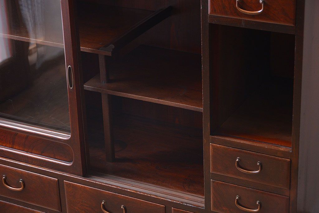 アンティーク家具　古民具・骨董　上質な作りのアンティーク茶箪笥