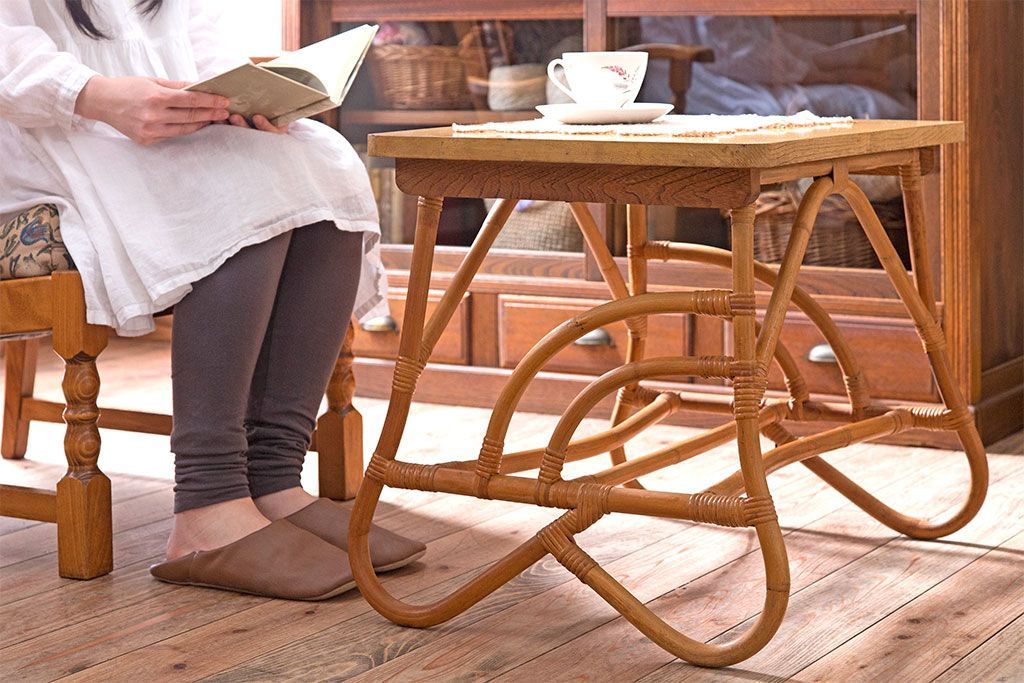 【N様ご成約済み】アンティーク　籐(ラタン)脚のカフェテーブル(サイドテーブル)