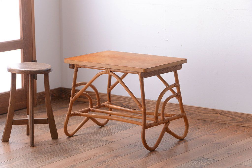 【N様ご成約済み】アンティーク　籐(ラタン)脚のカフェテーブル(サイドテーブル)