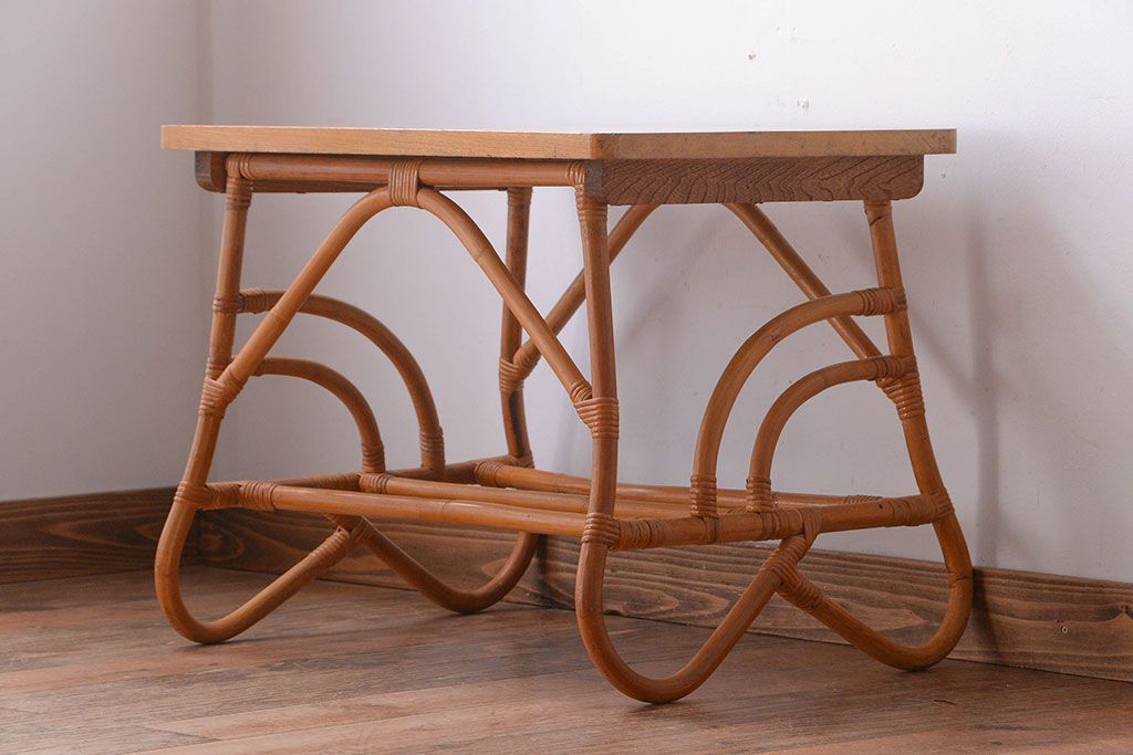 【N様ご成約済み】アンティーク　籐(ラタン)脚のカフェテーブル(サイドテーブル)