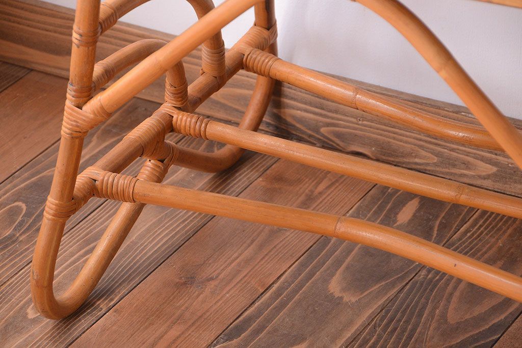 【N様ご成約済み】アンティーク　籐(ラタン)脚のカフェテーブル(サイドテーブル)