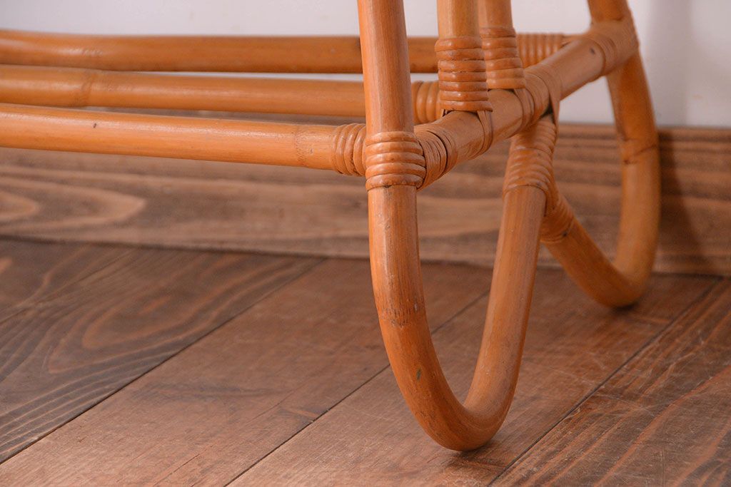 【N様ご成約済み】アンティーク　籐(ラタン)脚のカフェテーブル(サイドテーブル)