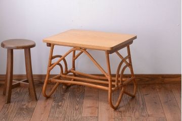 【N様ご成約済み】アンティーク　籐(ラタン)脚のカフェテーブル(サイドテーブル)